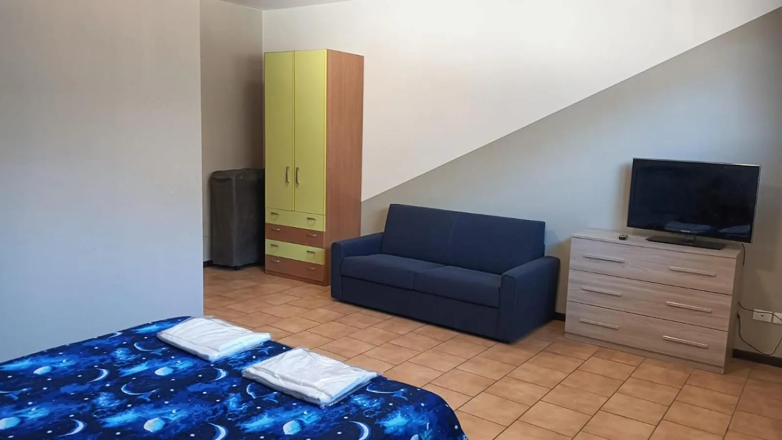 Hostel Casthello Ostello Di Vallecamonica Breno