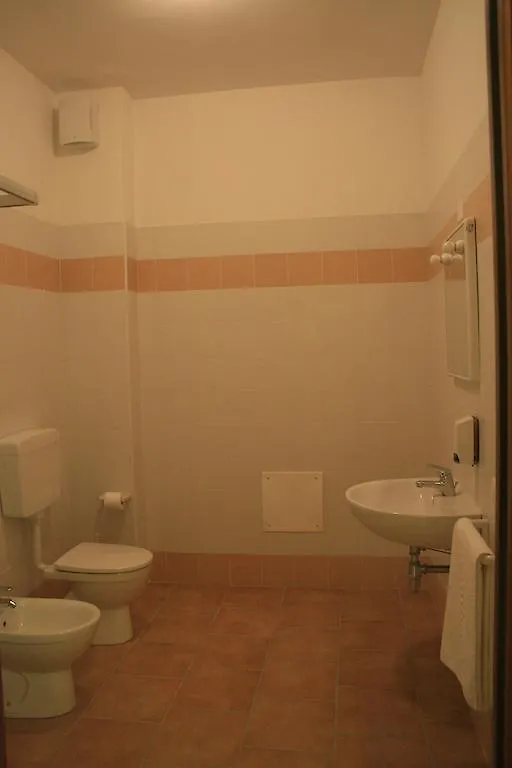 Hostel Casthello Ostello Di Vallecamonica Breno