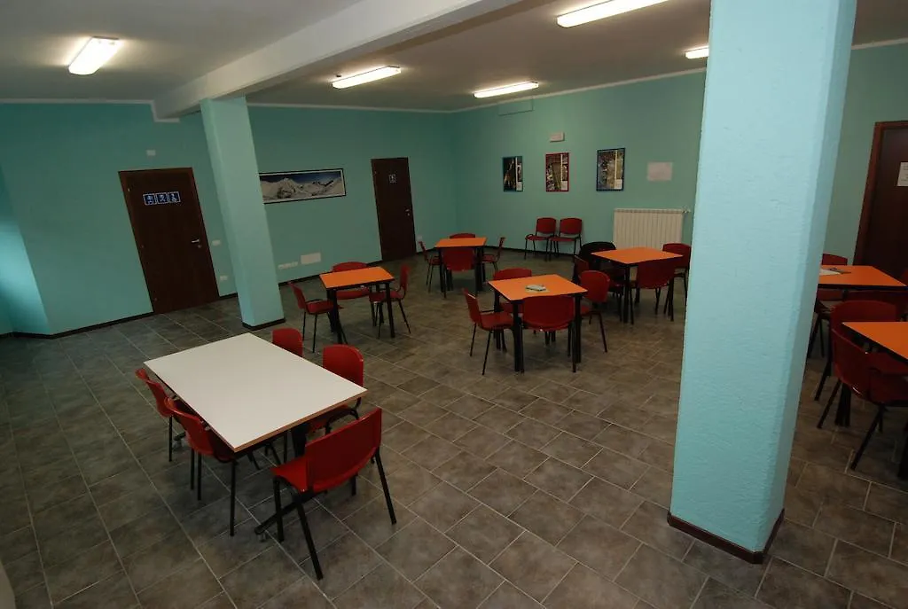 Casthello Ostello Di Vallecamonica Breno Hostel