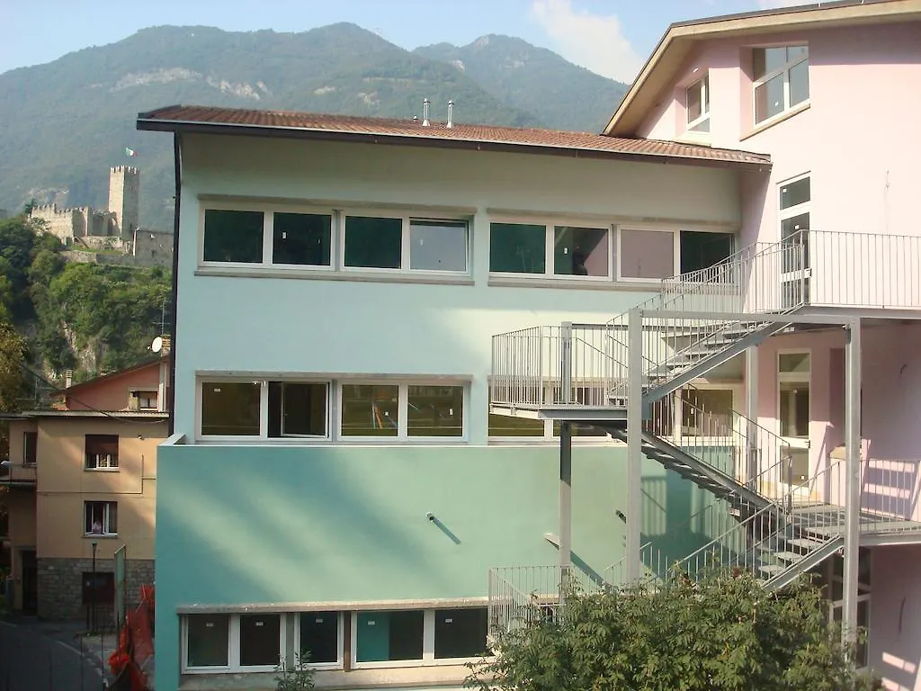 Hostel Casthello Ostello Di Vallecamonica Breno